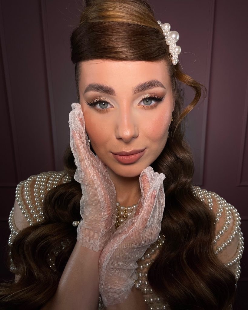 Makijaz slubny glamour kreska en face